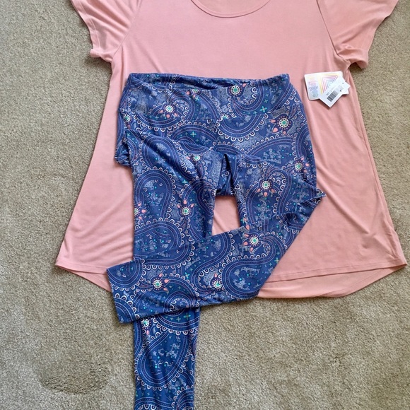 NEW WITH TAGS LULAROE CLASSIC T SHIRT - Picture 5 of 5
